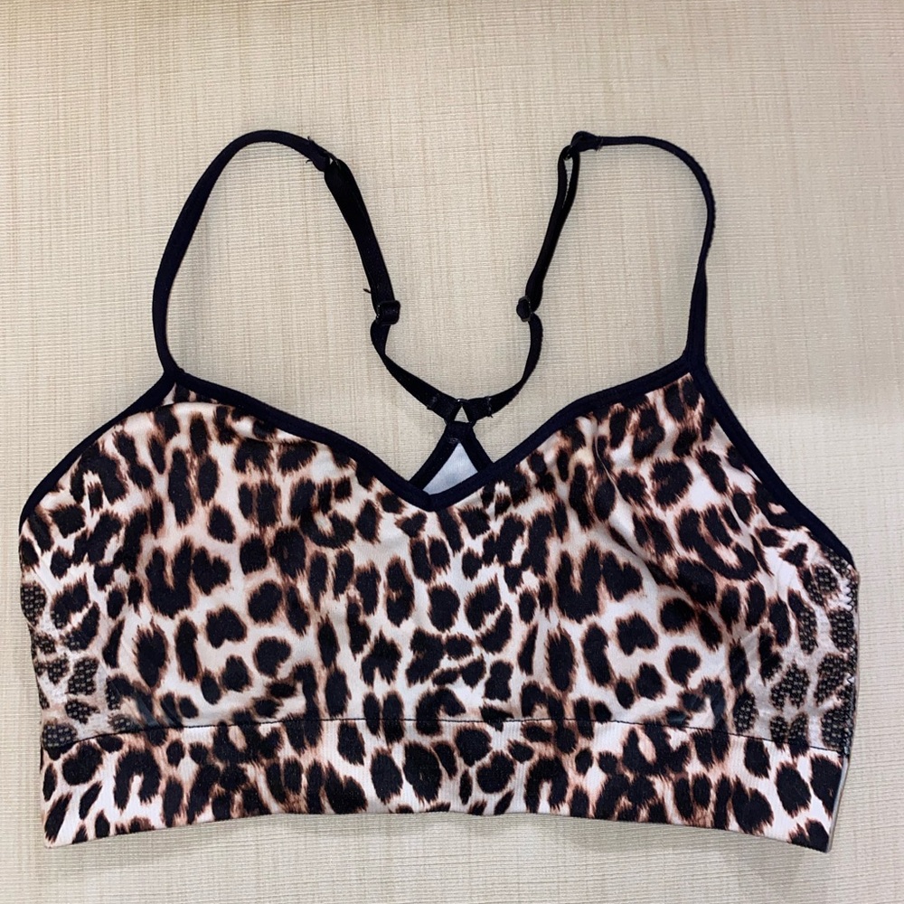 PINK- Leopard print sports bra